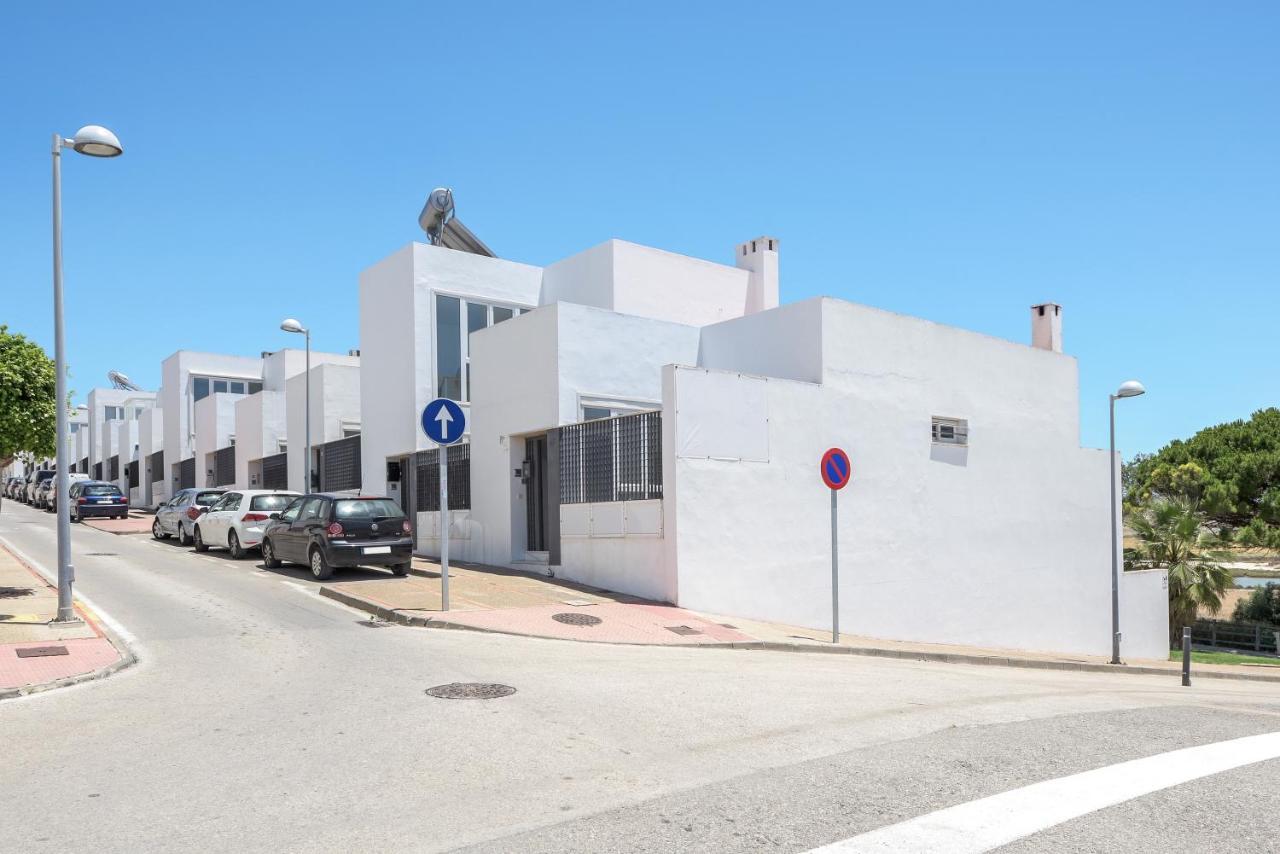 Michalete Fernando - Solo Familias Conil De La Frontera Exterior photo